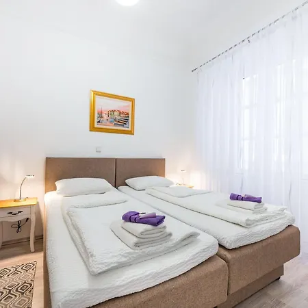 Old Town Finest - Two-bedroom 4 2 Adults - Lucarica 4 Street First Floor Dubrovnik
