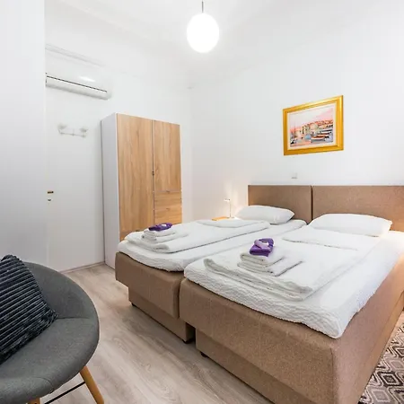 Apartment Old Town Finest - Two-bedroom 4 2 Adults - Lucarica 4 Street First Floor