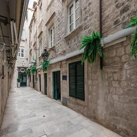 Old Town Finest - Two-bedroom 4 2 Adults - Lucarica 4 Street First Floor Apartment *